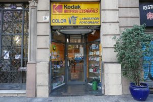 La mejor tienda laboratorio de fotos para imprimir fotografías digitales y analógicas en Barcelona