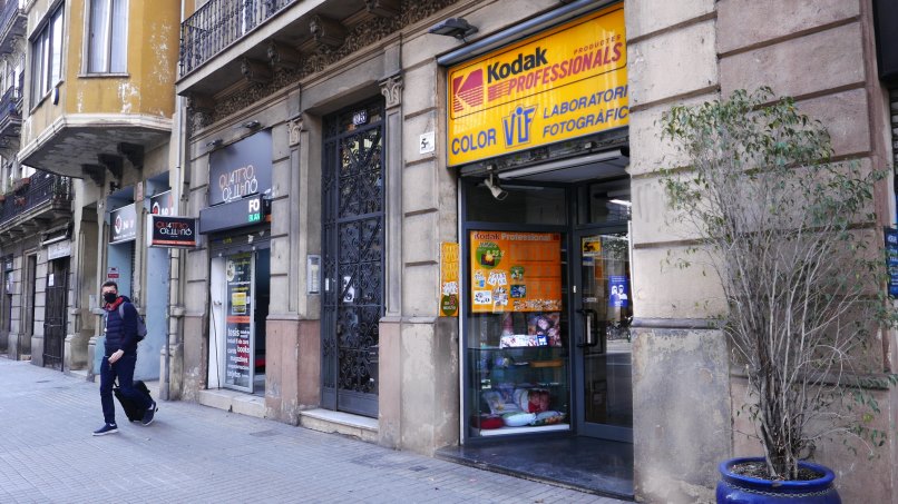 Laboratorio fotográfico imprimir fotos de diapositiva Colorvif en Barcelona
